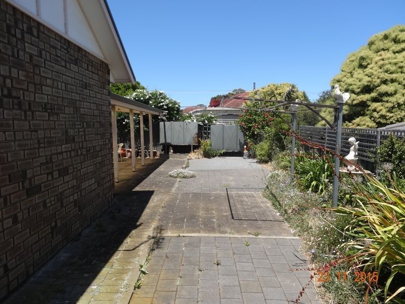 17 Tyrone Street, Mccracken SA 5211