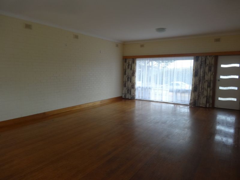 19 Lawson Street, Victor Harbor SA 5211