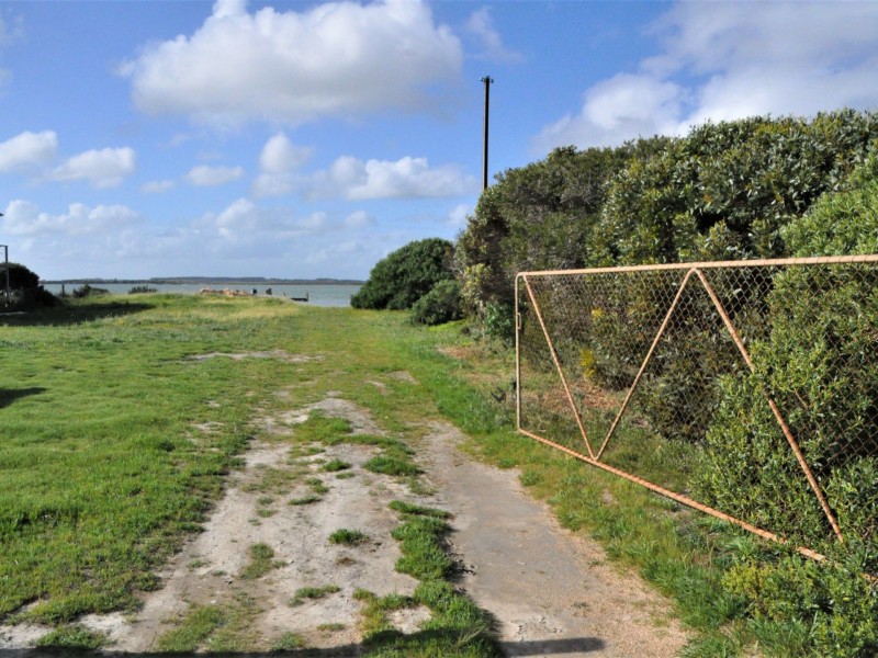 93 Mundoo Channel Drive, Hindmarsh Island SA 5214