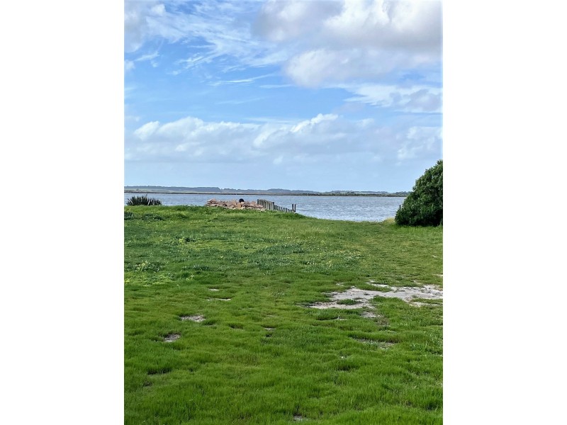 93 Mundoo Channel Drive, Hindmarsh Island SA 5214