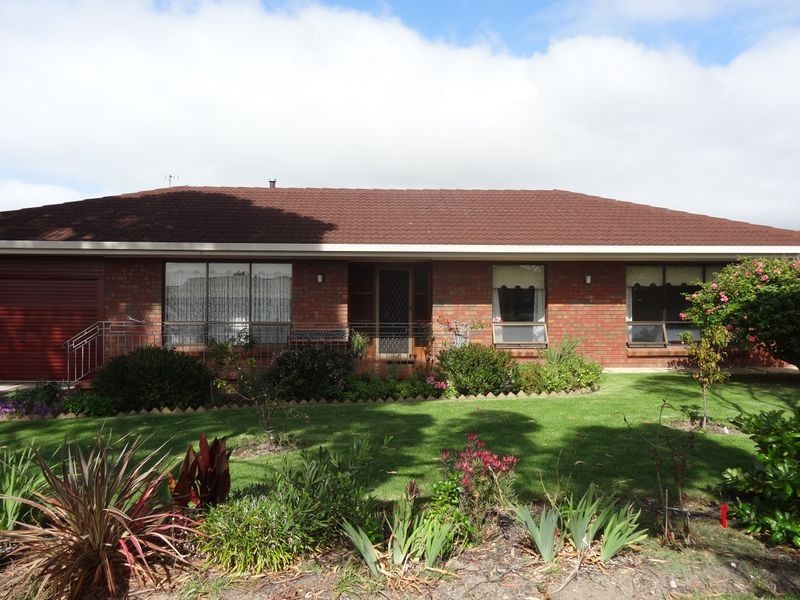 51 Renown Avenue, Victor Harbor SA 5211