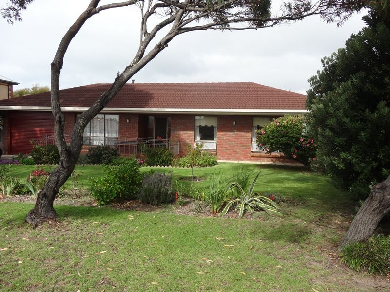 51 Renown Avenue, Victor Harbor SA 5211