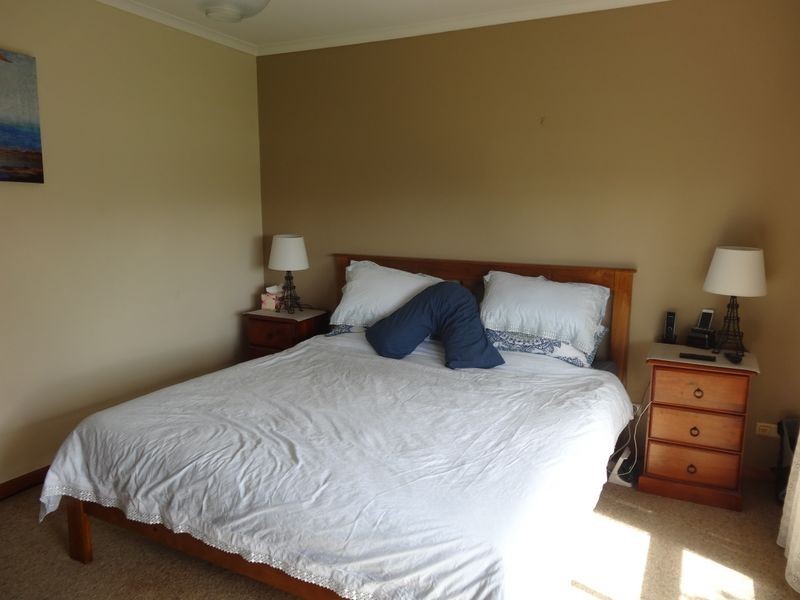 51 Renown Avenue, Victor Harbor SA 5211