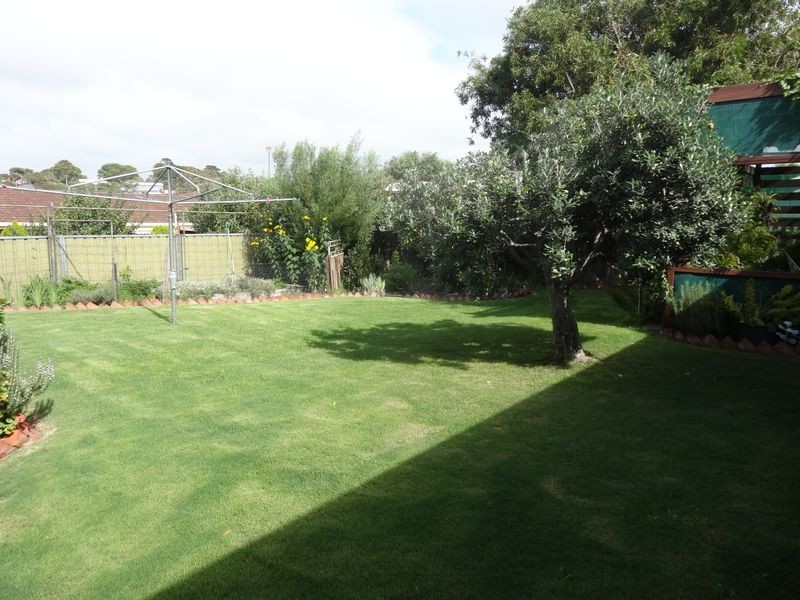 51 Renown Avenue, Victor Harbor SA 5211