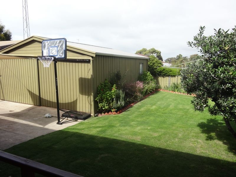 51 Renown Avenue, Victor Harbor SA 5211