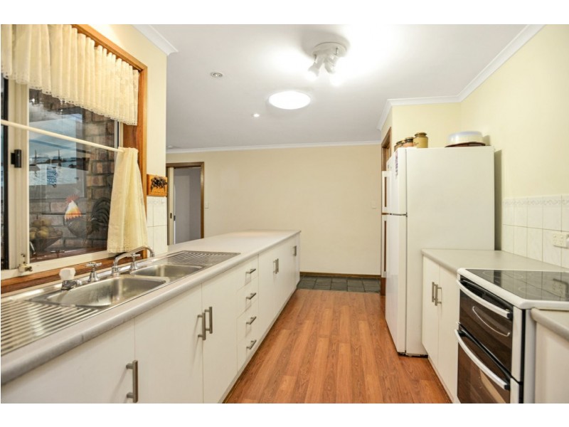 32 Marlborough Avenue, Victor Harbor SA 5211