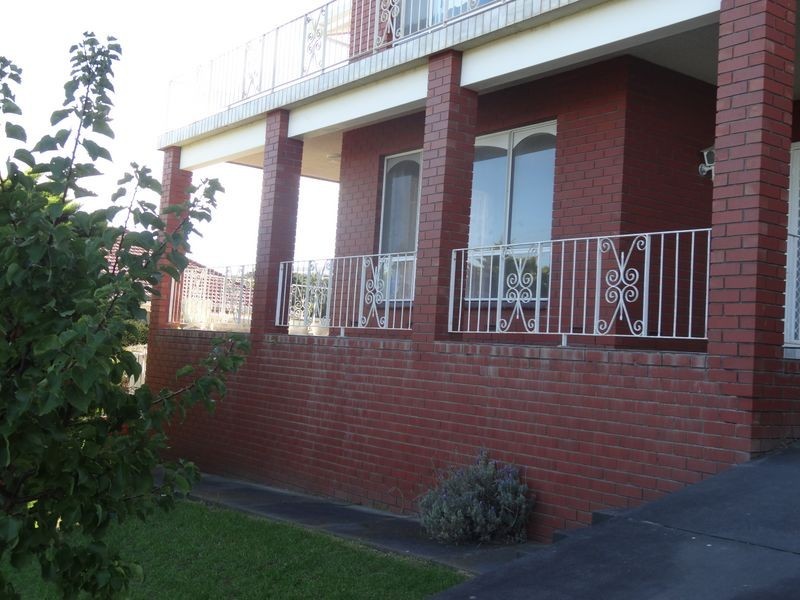 61 Hindmarsh Road, Victor Harbor SA 5211