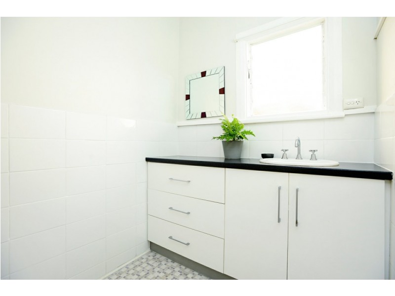 28 Lindsay Street, Victor Harbor SA 5211