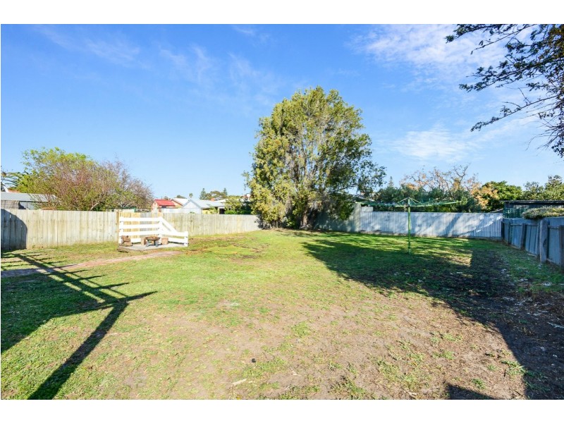 28 Lindsay Street, Victor Harbor SA 5211