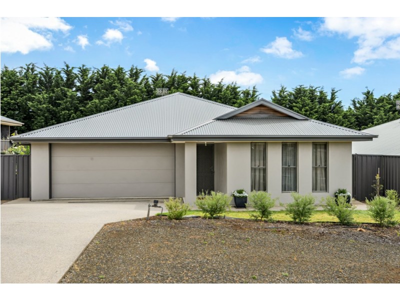 15 Shields Crescent, Encounter Bay SA 5211