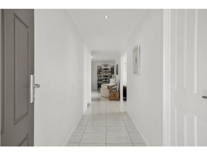 15 Shields Crescent, Encounter Bay SA 5211