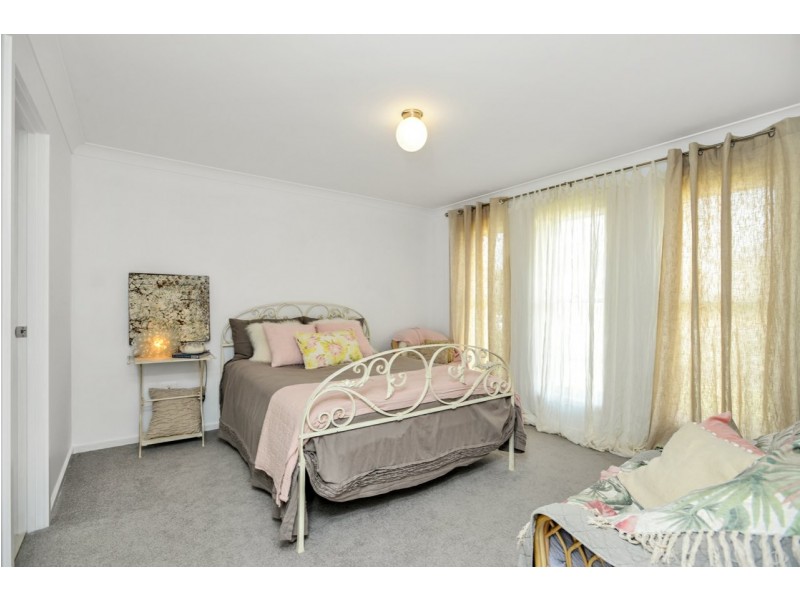 15 Shields Crescent, Encounter Bay SA 5211