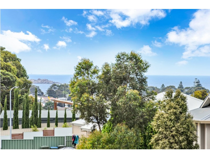 15 Shields Crescent, Encounter Bay SA 5211