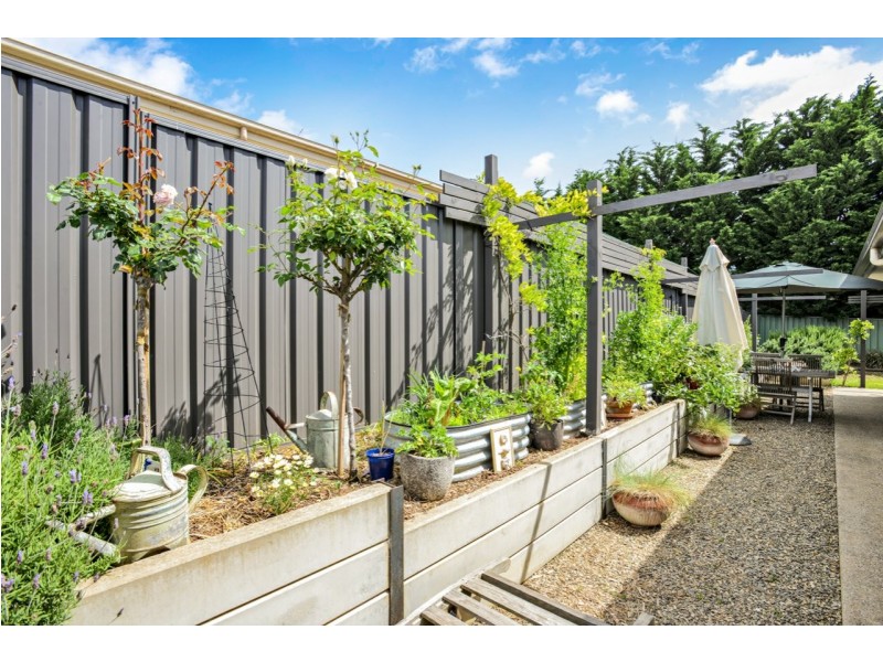 15 Shields Crescent, Encounter Bay SA 5211