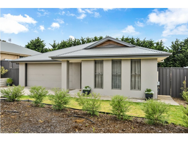 15 Shields Crescent, Encounter Bay SA 5211