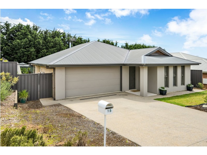 15 Shields Crescent, Encounter Bay SA 5211