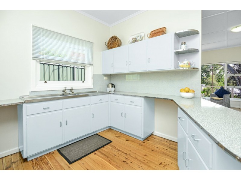 3 Dorset Ave, Victor Harbor SA 5211