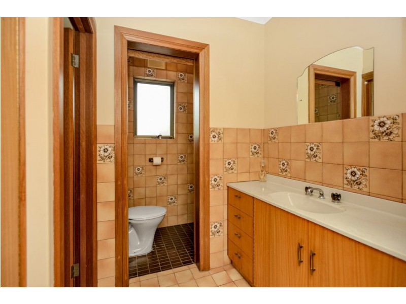 20 Lawson Street, Victor Harbor SA 5211