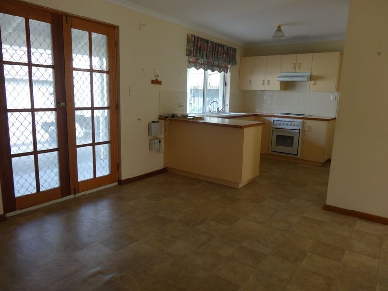 2/12 Carlyle Street, Victor Harbor SA 5211