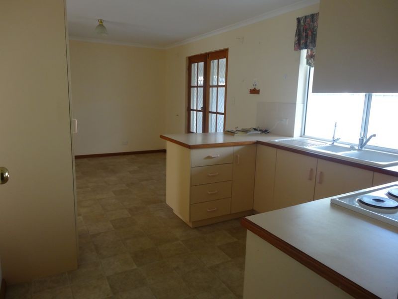 2/12 Carlyle Street, Victor Harbor SA 5211