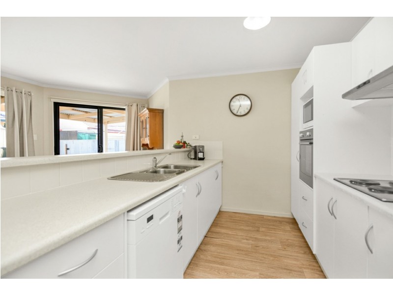 28 Leworthy Street, Victor Harbor SA 5211