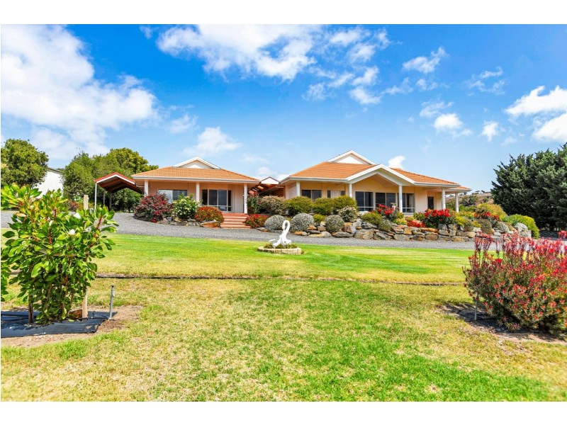 69 Whalers Road,, Encounter Bay SA 5211