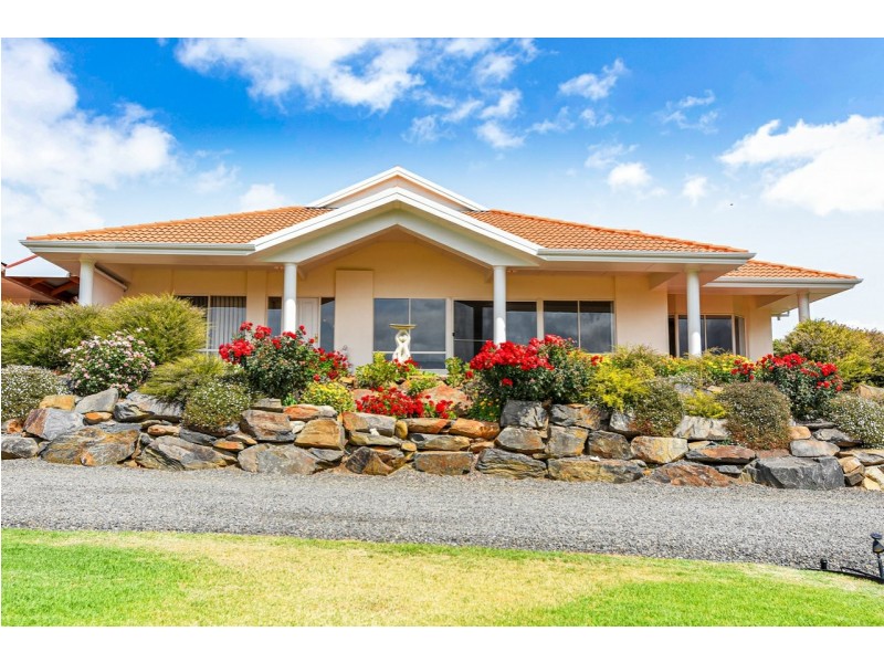 69 Whalers Road,, Encounter Bay SA 5211