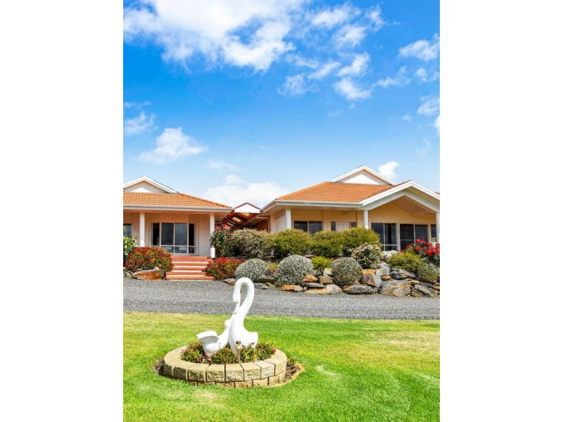 69 Whalers Road,, Encounter Bay SA 5211