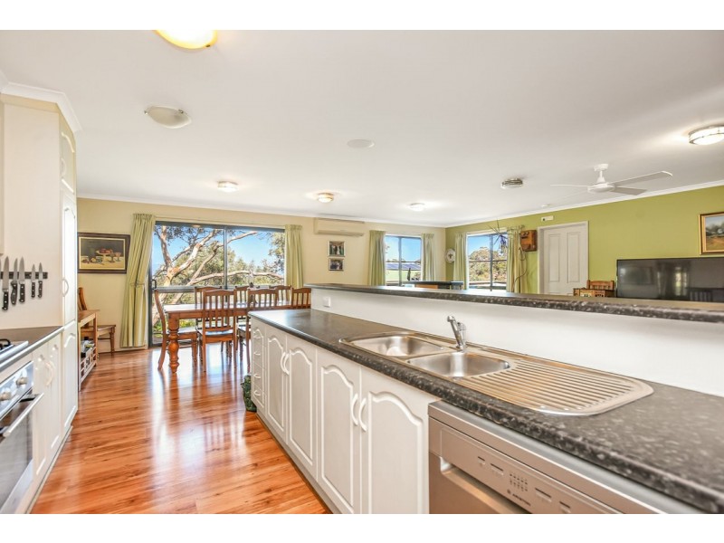 37 Yalla-doola Road, Victor Harbor SA 5211