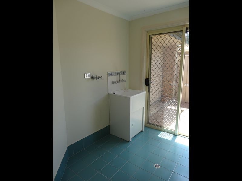44 Newland Street, Victor Harbor SA 5211