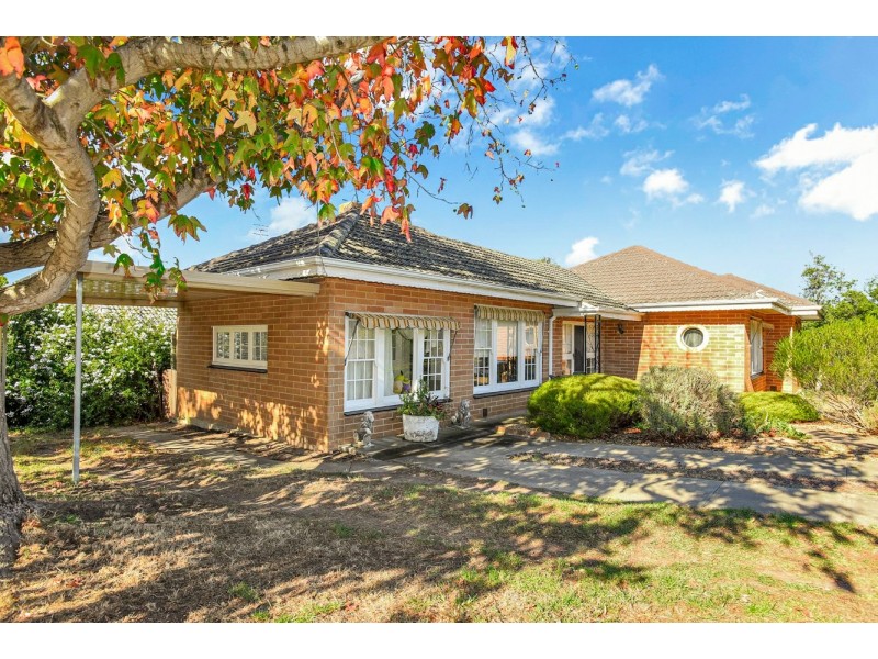 18 Riverview Road, Victor Harbor SA 5211