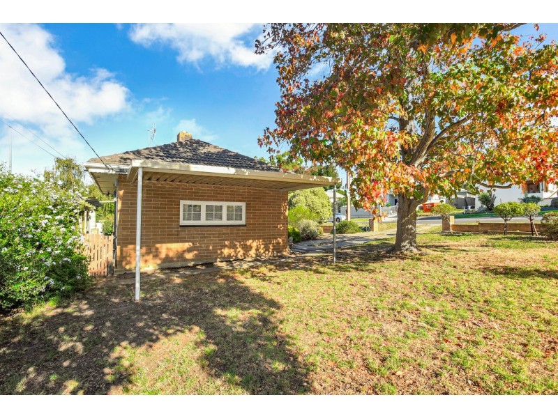 18 Riverview Road, Victor Harbor SA 5211