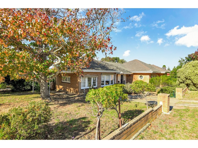 18 Riverview Road, Victor Harbor SA 5211