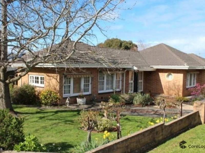 18 Riverview Road, Victor Harbor SA 5211