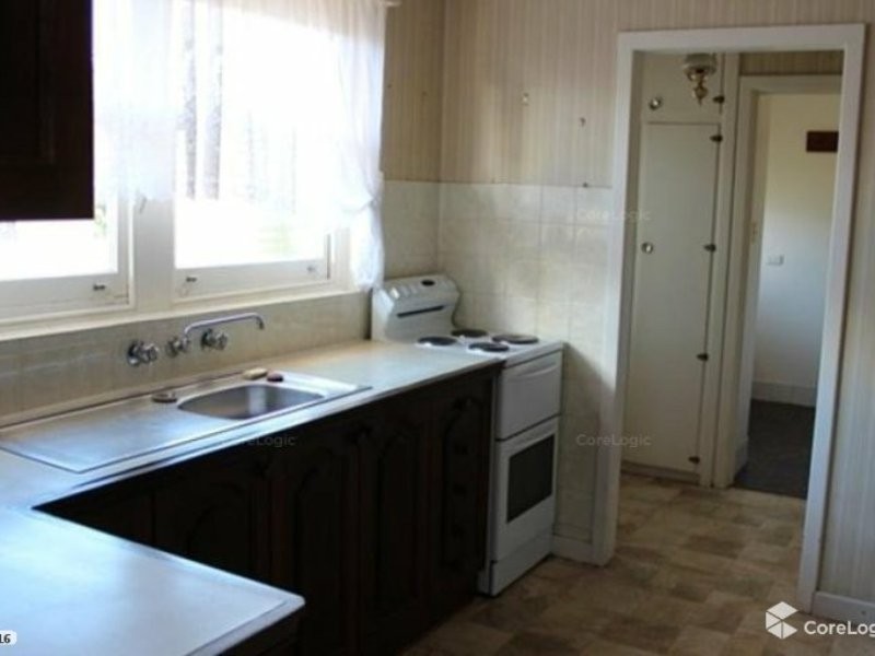 18 Riverview Road, Victor Harbor SA 5211