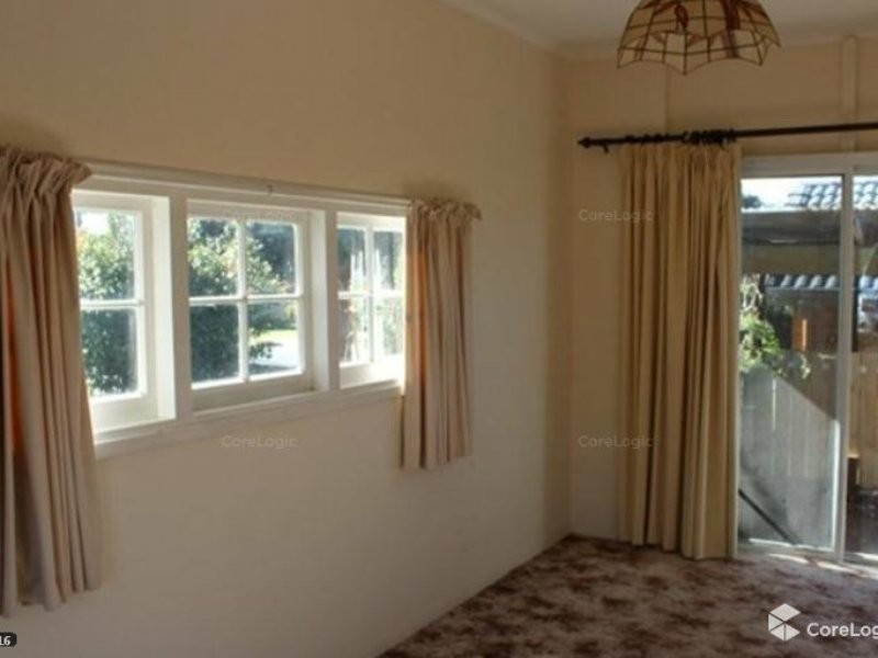 18 Riverview Road, Victor Harbor SA 5211