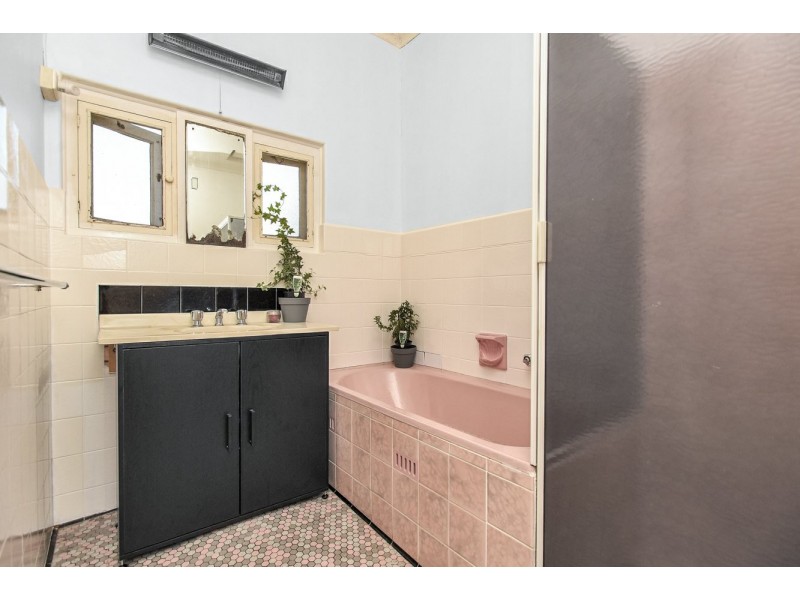 18 Riverview Road, Victor Harbor SA 5211