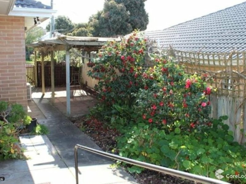 18 Riverview Road, Victor Harbor SA 5211