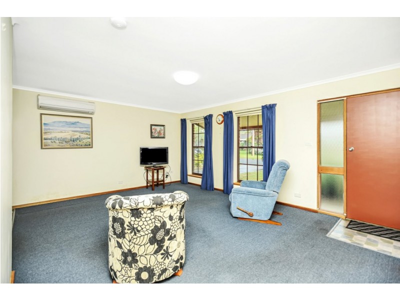 6 Cowan Avenue, Mccracken SA 5211