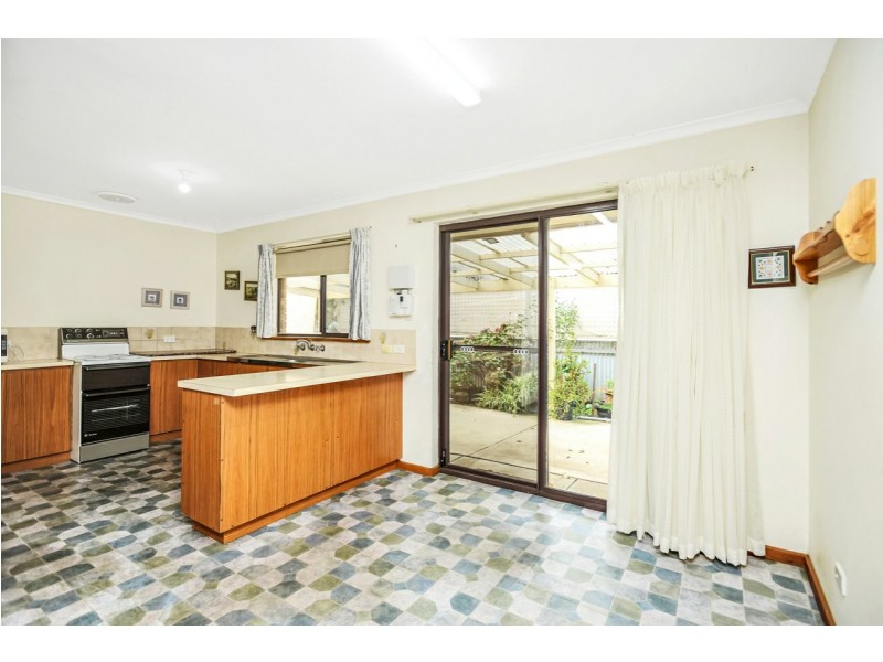 6 Cowan Avenue, Mccracken SA 5211