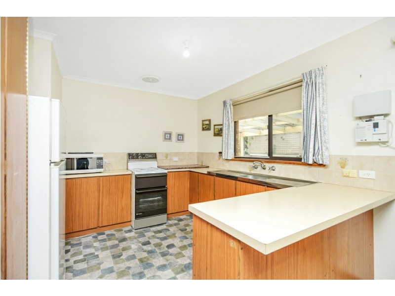 6 Cowan Avenue, Mccracken SA 5211