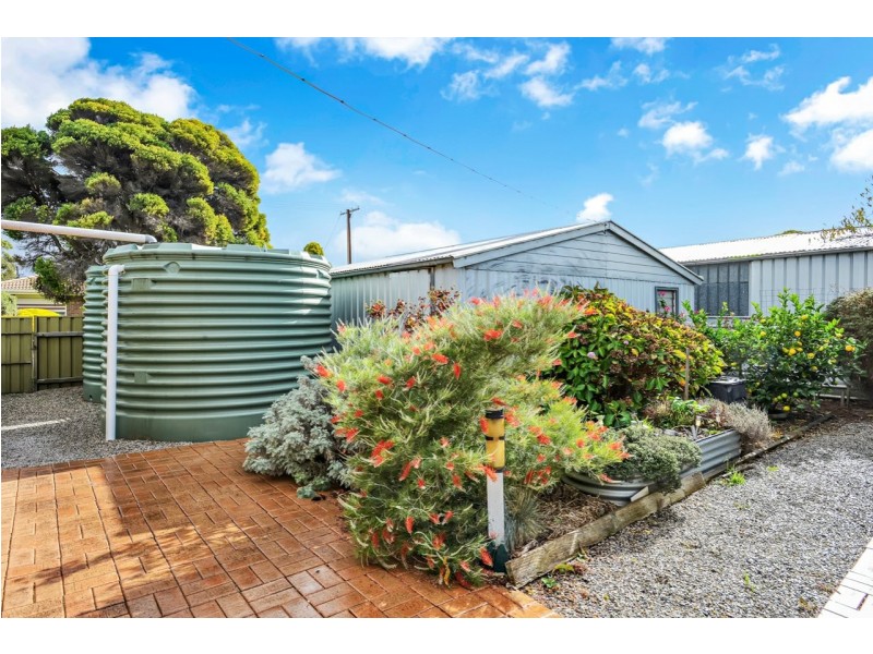 6 Cowan Avenue, Mccracken SA 5211