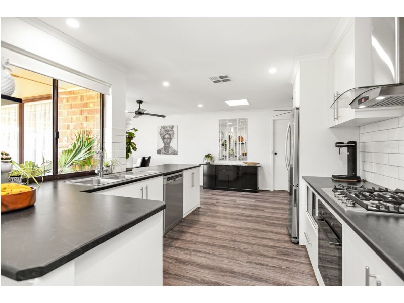 132 Crozier Road, Victor Harbor SA 5211