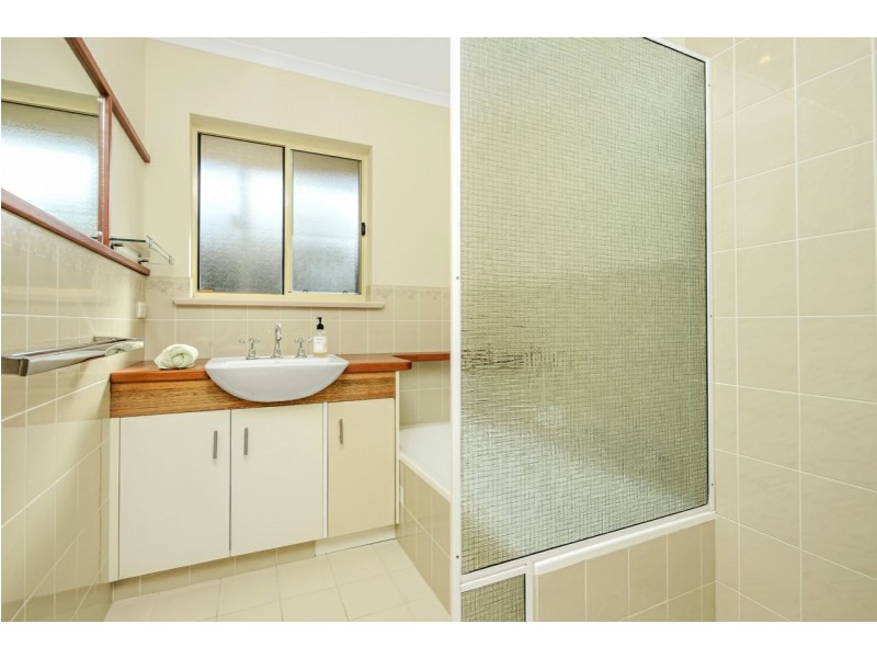 Unit 2/4 Hinkler Street (Little Hinkler St), Victor Harbor SA 5211