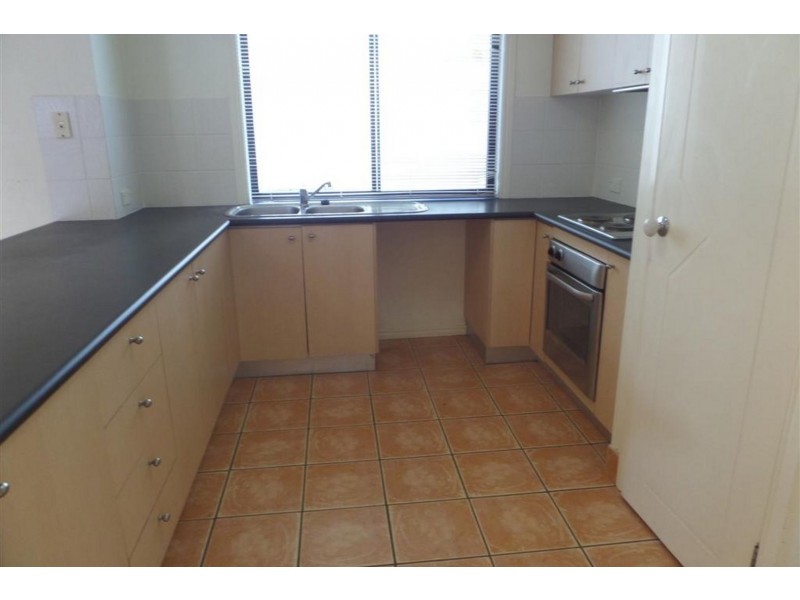 2/27 Parakeet Street, Birkdale QLD 4159