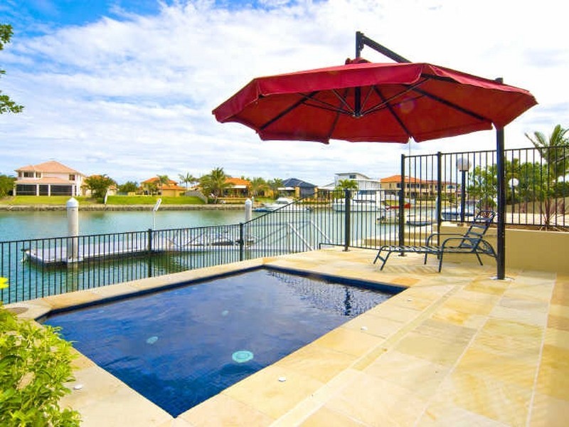 38 Raby Bay Boulevard, Raby Bay QLD 4163