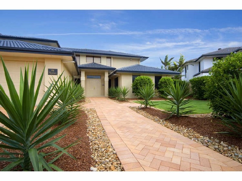 38 Raby Bay Boulevard, Raby Bay QLD 4163