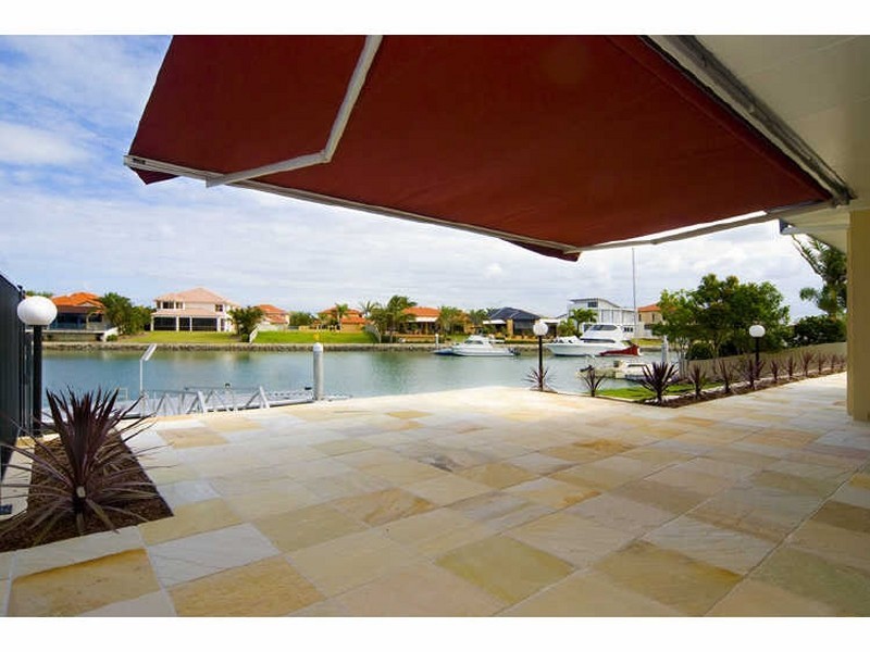 38 Raby Bay Boulevard, Raby Bay QLD 4163