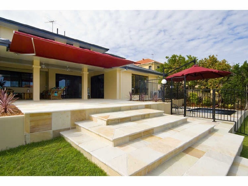 38 Raby Bay Boulevard, Raby Bay QLD 4163