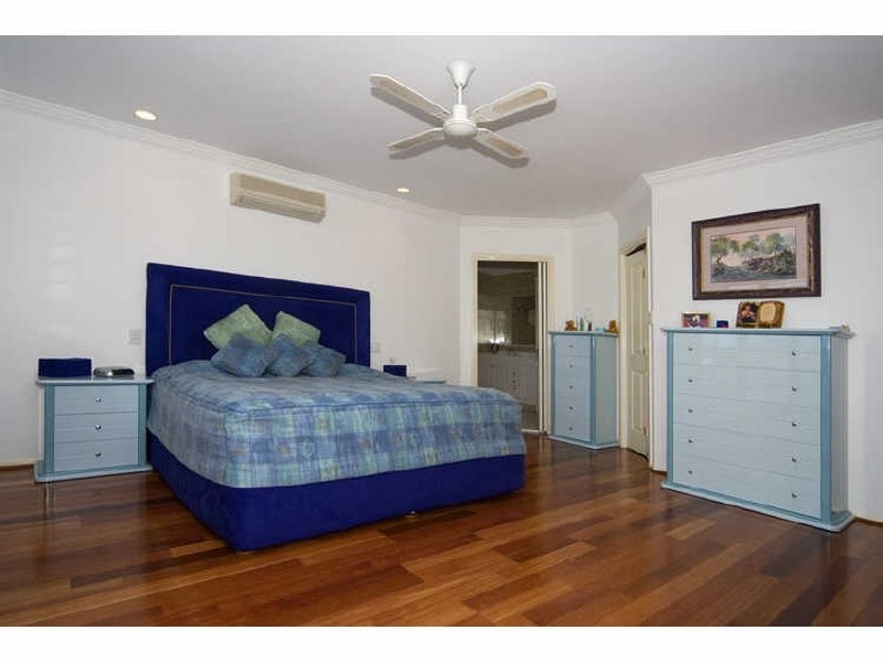 38 Raby Bay Boulevard, Raby Bay QLD 4163